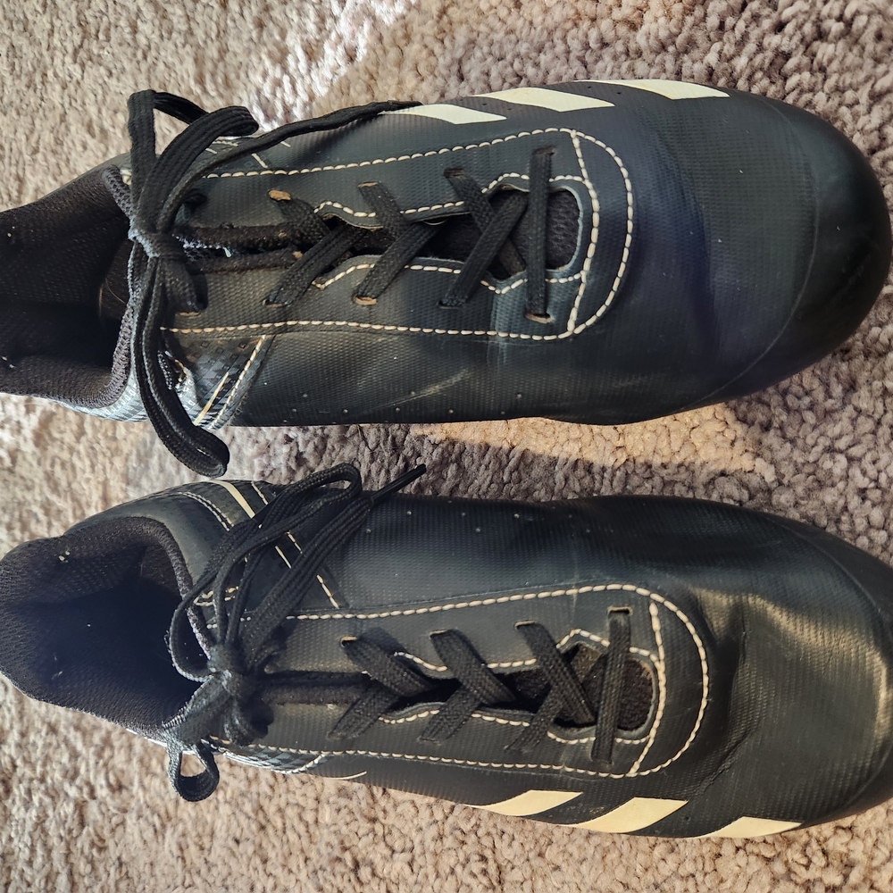 Boy's Adidas Baseball Cleats Size 2.5